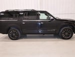 2017 Navigator L Thumbnail 2