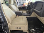 2015 Navigator L Thumbnail 3