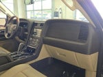 2015 Navigator L Thumbnail 4