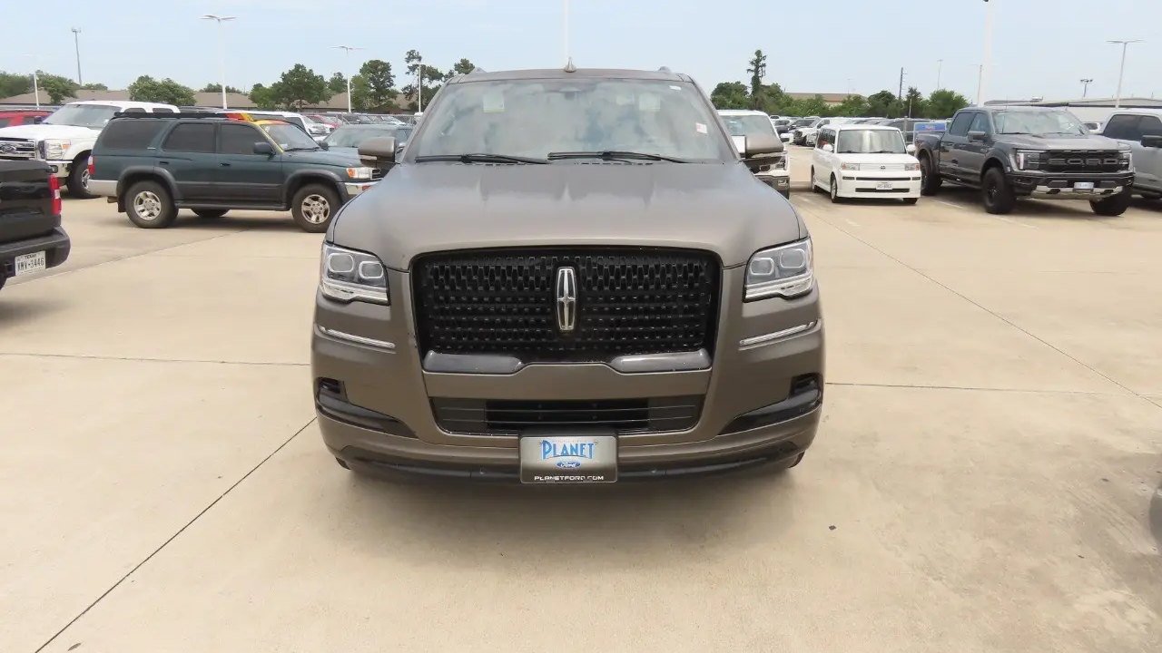 2023 Lincoln Navigator L Reserve