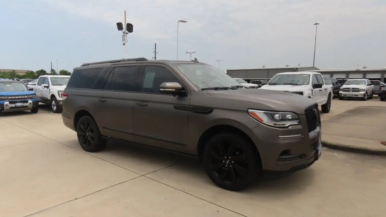 2023 Lincoln Navigator L Reserve