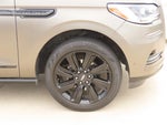 2023 Navigator L Thumbnail 9