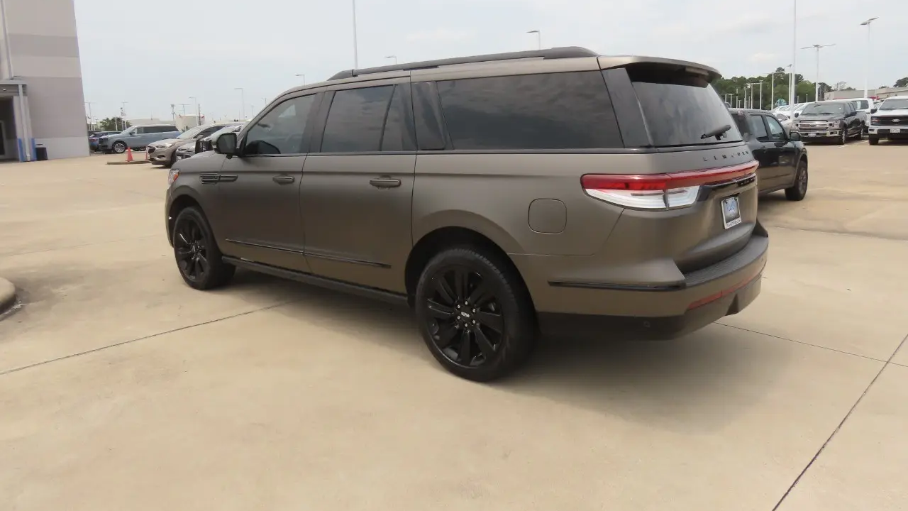 2023 Lincoln Navigator L Reserve