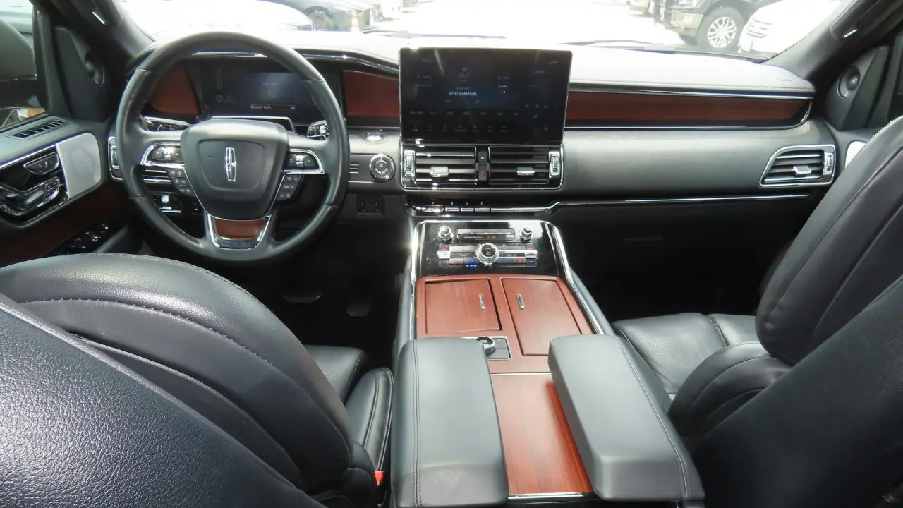 2023 Lincoln Navigator L Reserve