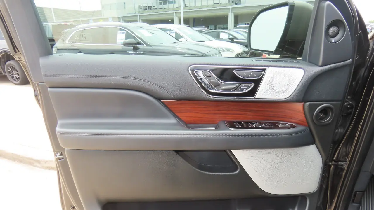 2023 Lincoln Navigator L Reserve