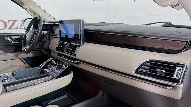 2023 Lincoln Navigator L Reserve