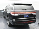 2023 Navigator L Thumbnail 4