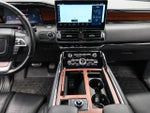 2023 Navigator L Thumbnail 11