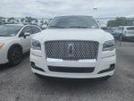 2022 Navigator L Thumbnail 2