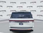 2022 Navigator L Thumbnail 4