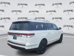 2022 Navigator L Thumbnail 5
