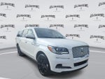 2022 Navigator L Thumbnail 8