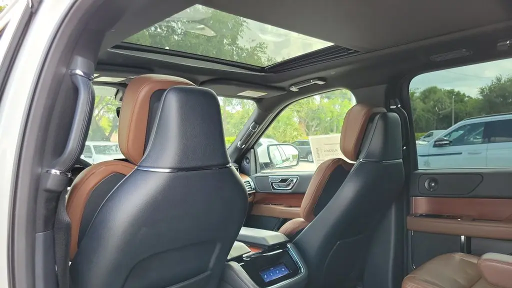 2022 Lincoln Navigator L Reserve
