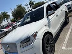 2021 Navigator L Thumbnail 2