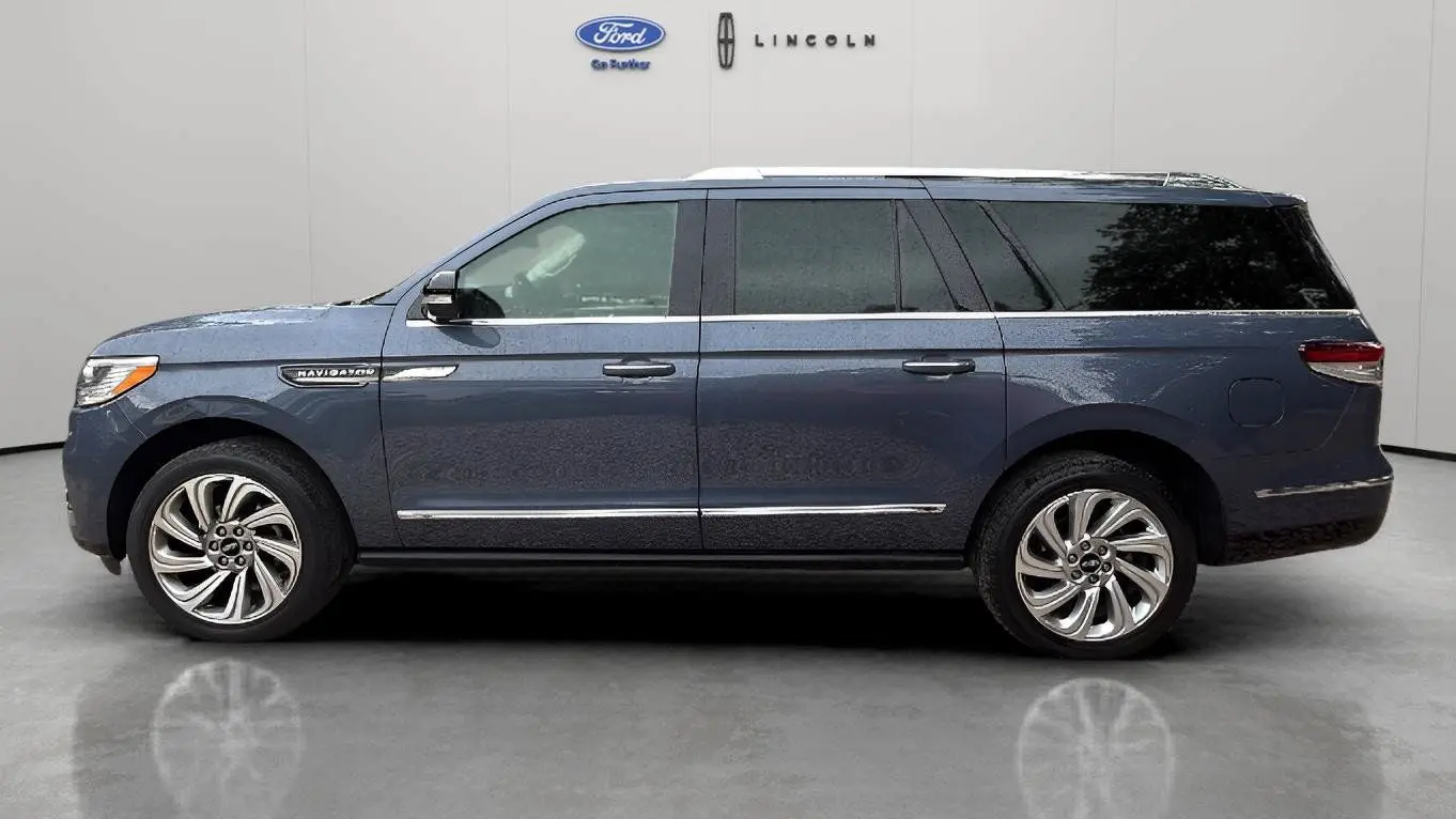 2022 Lincoln Navigator L Reserve