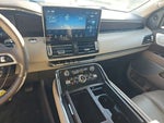 2022 Navigator L Thumbnail 17