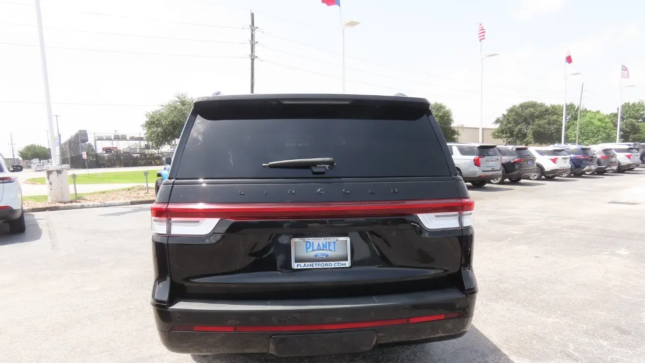 2022 Lincoln Navigator L Reserve