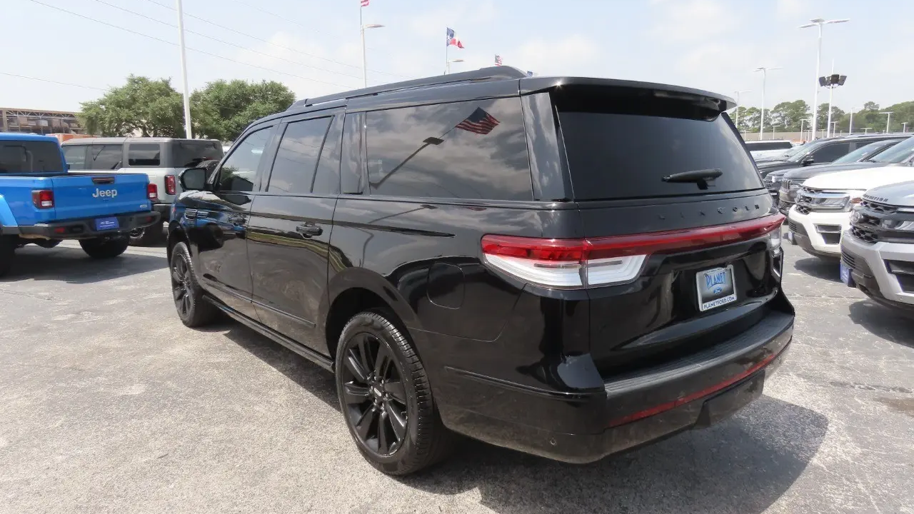 2022 Lincoln Navigator L Reserve