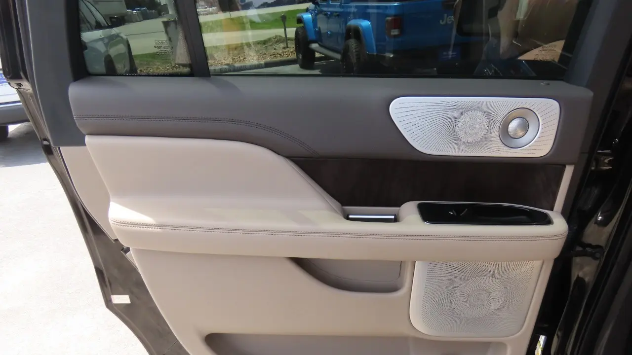 2022 Lincoln Navigator L Reserve
