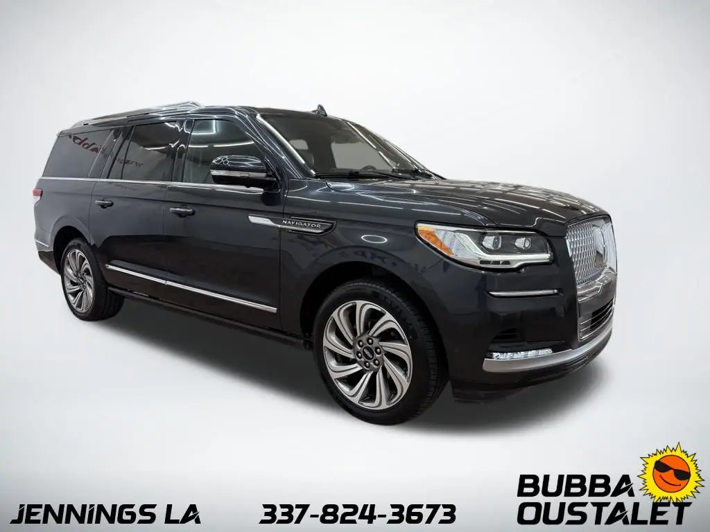 2022 Lincoln Navigator - $39,425