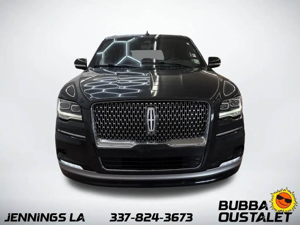 2022 Lincoln Navigator - $39,425