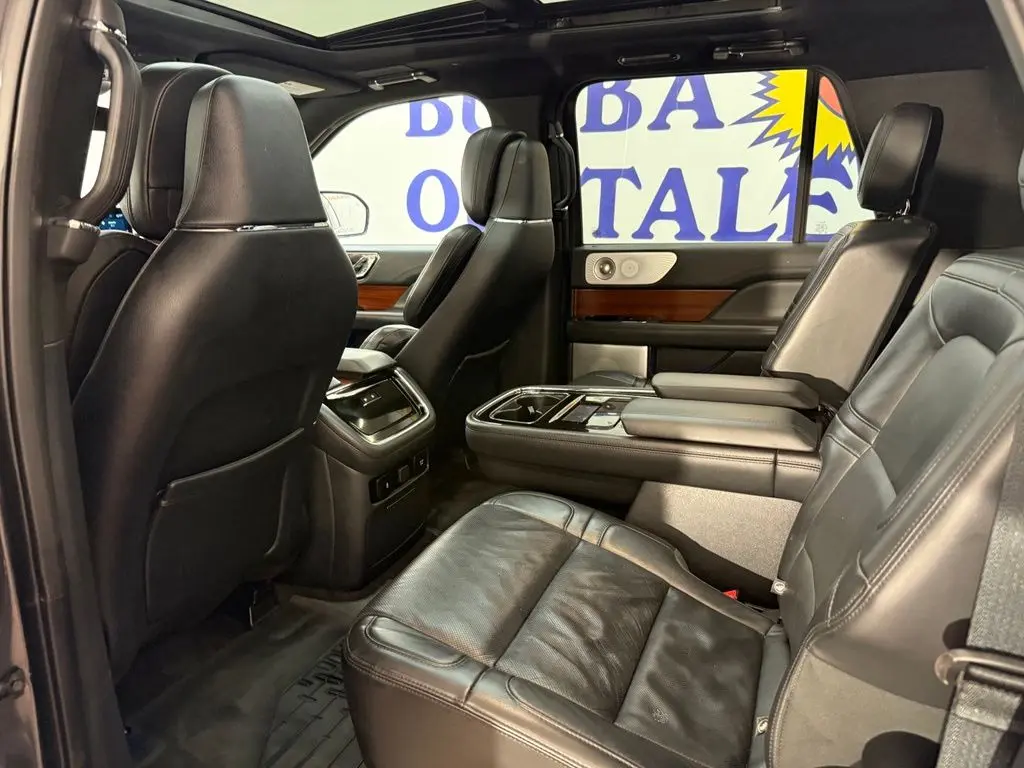 2022 Lincoln Navigator - $39,425