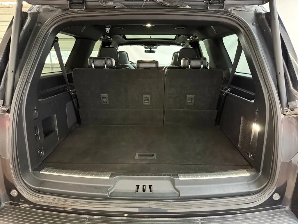 2022 Lincoln Navigator - $39,425