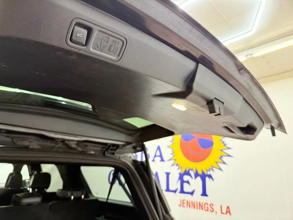 2022 Lincoln Navigator - $39,425