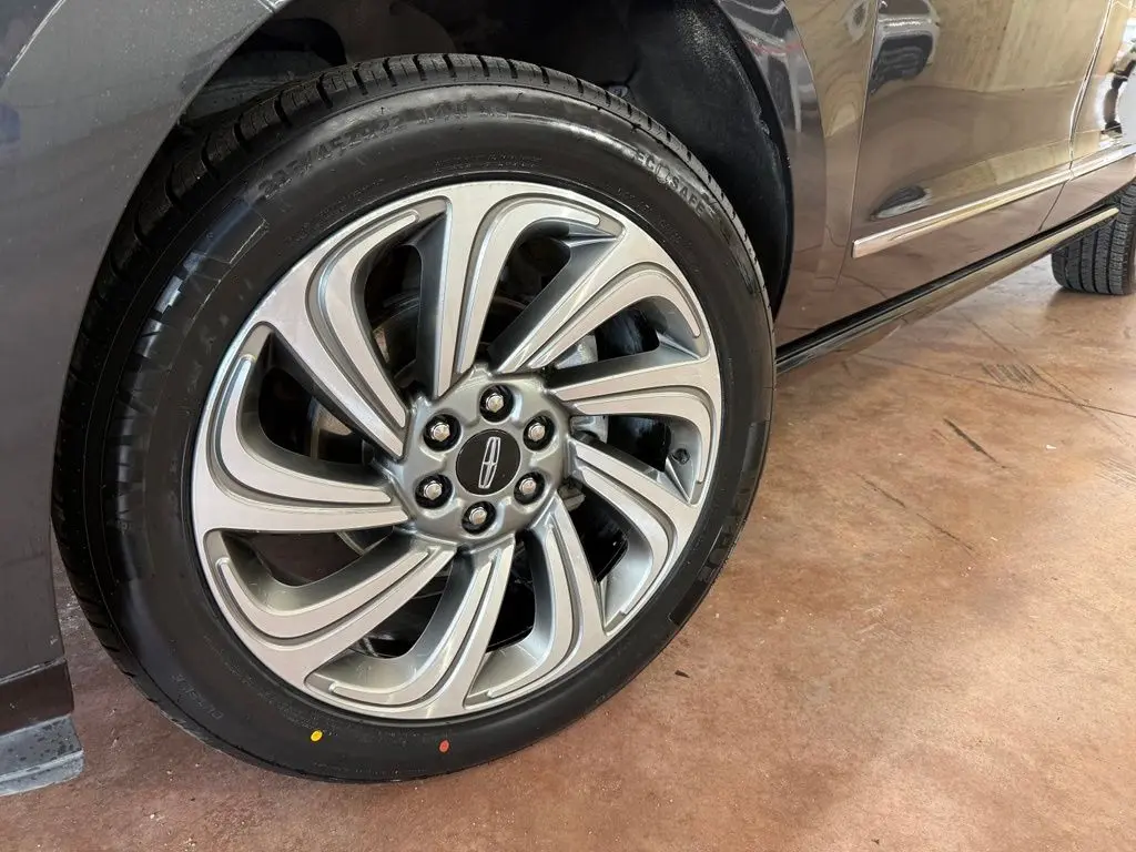 2022 Lincoln Navigator - $39,425