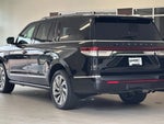 2023 Navigator L Thumbnail 6