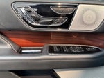 2023 Navigator L Thumbnail 11