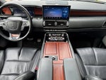 2023 Navigator L Thumbnail 13