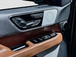 2023 Navigator L Thumbnail 18