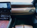 2023 Navigator L Thumbnail 25