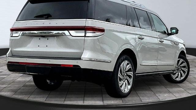2023 Lincoln Navigator L Reserve
