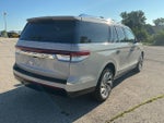 2023 Navigator L Thumbnail 3
