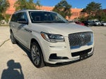 2023 Navigator L Thumbnail 4