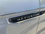 2023 Navigator L Thumbnail 9
