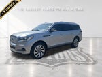 2023 Navigator L Thumbnail 2
