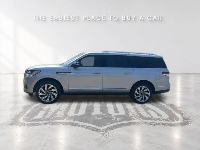 2023 Lincoln Navigator - $49,795