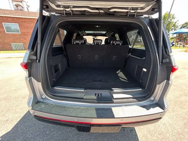 2023 Lincoln Navigator - $49,795