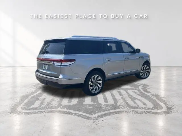 2023 Lincoln Navigator - $49,795