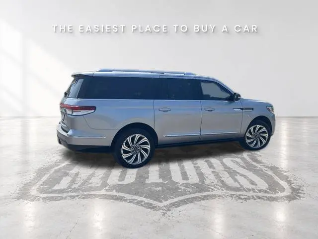 2023 Lincoln Navigator - $49,795