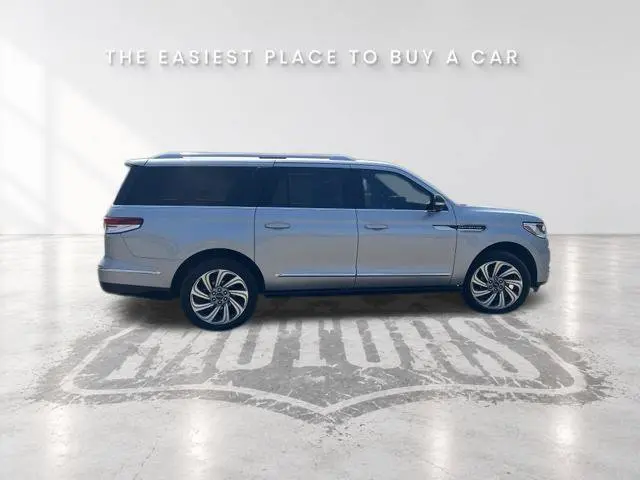 2023 Lincoln Navigator - $49,795