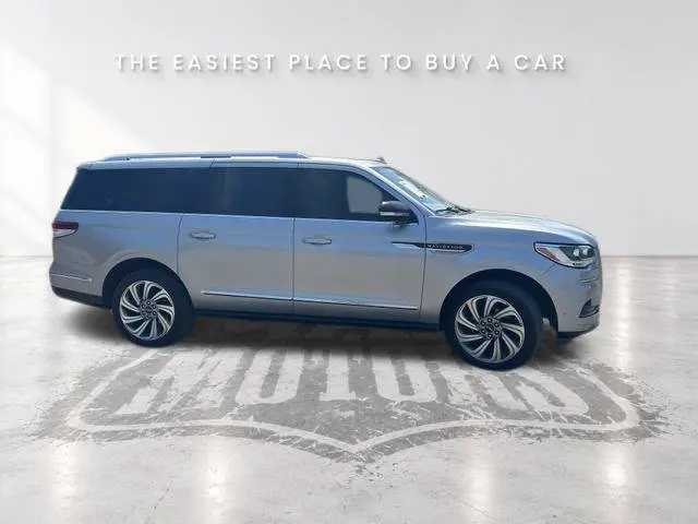 2023 Lincoln Navigator - $49,795
