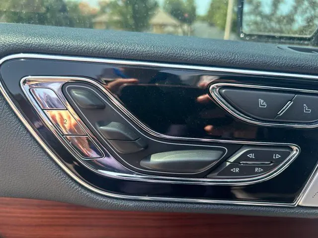 2023 Lincoln Navigator - $49,795