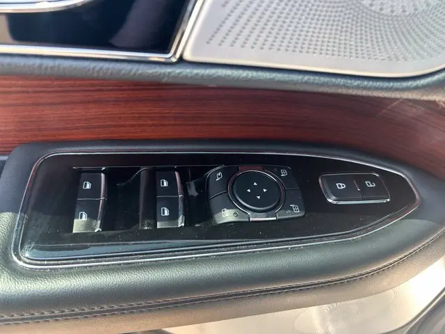 2023 Lincoln Navigator - $49,795