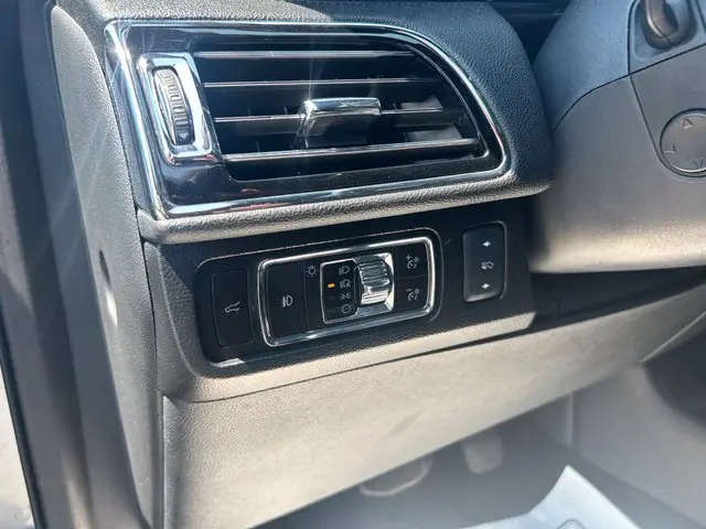 2023 Lincoln Navigator - $49,795