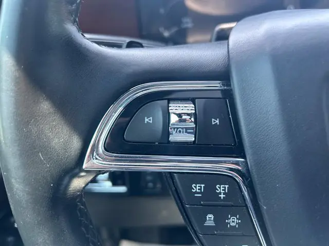 2023 Lincoln Navigator - $49,795