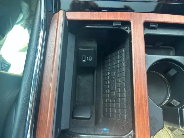 2023 Lincoln Navigator - $49,795